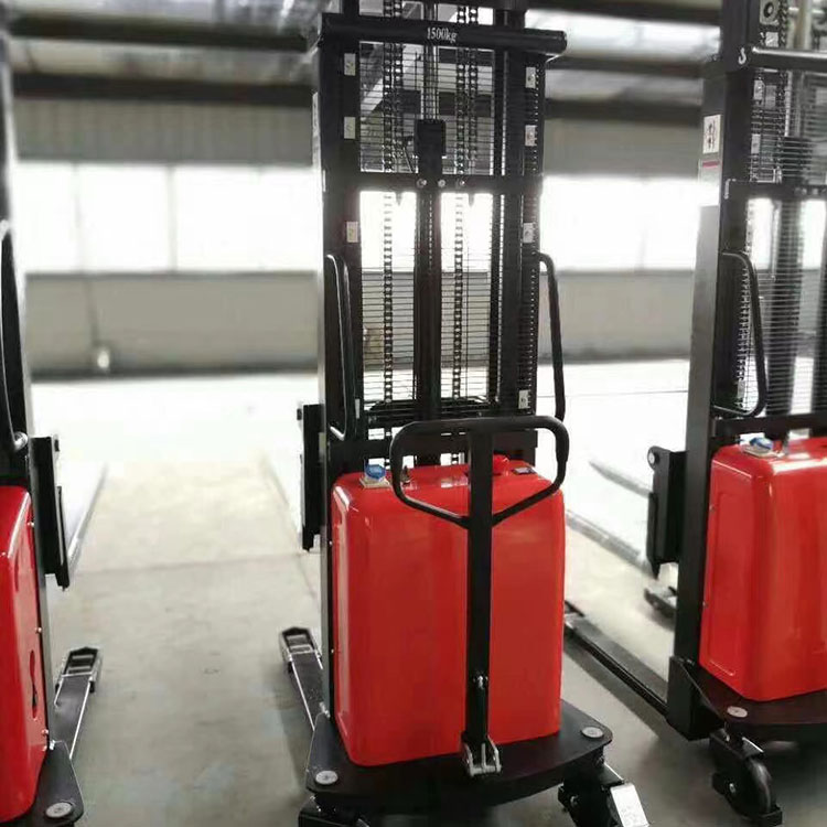 세미 전기 스태커